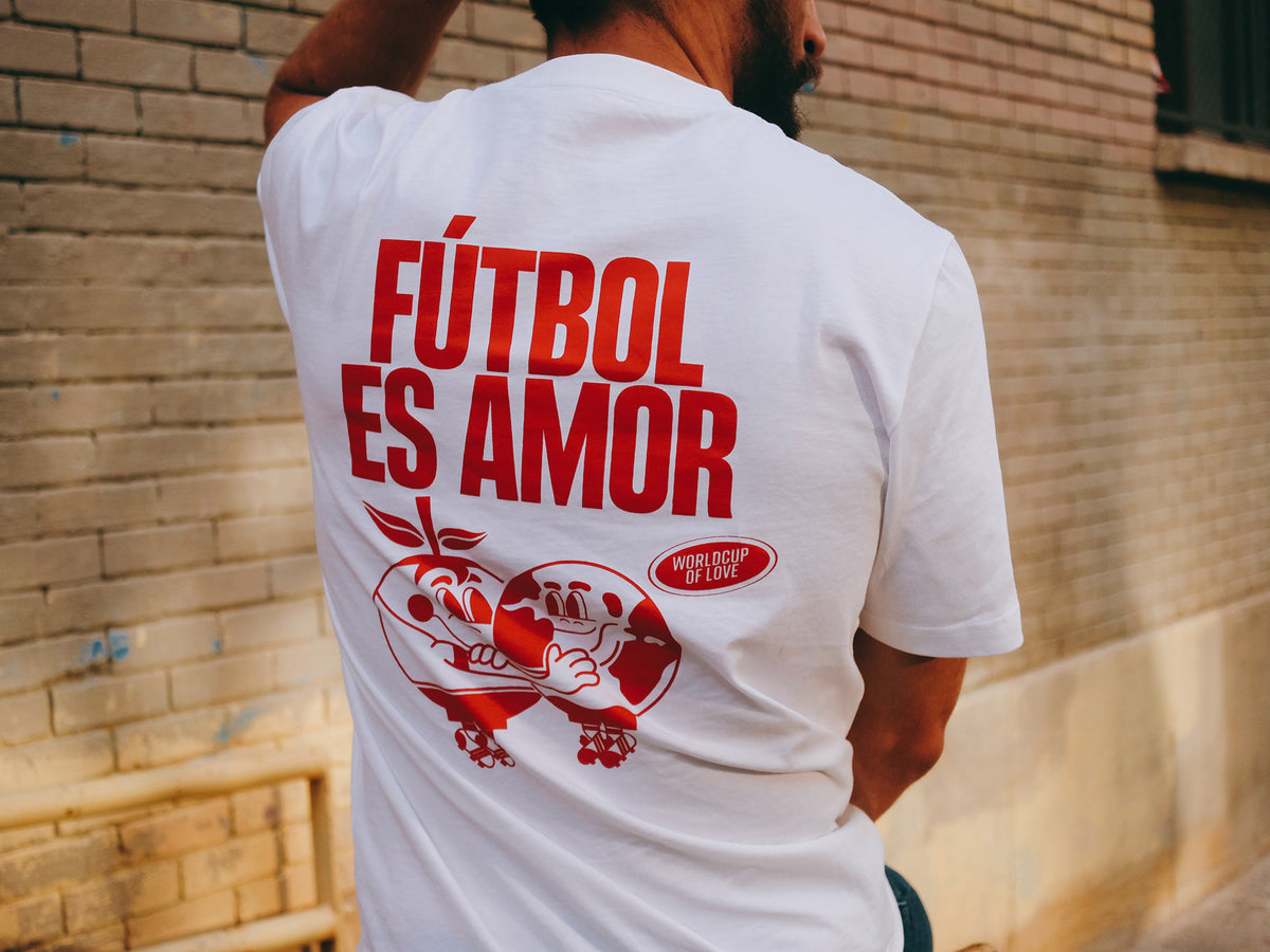 Camiseta Amor x Equipo FC trasera tipografía